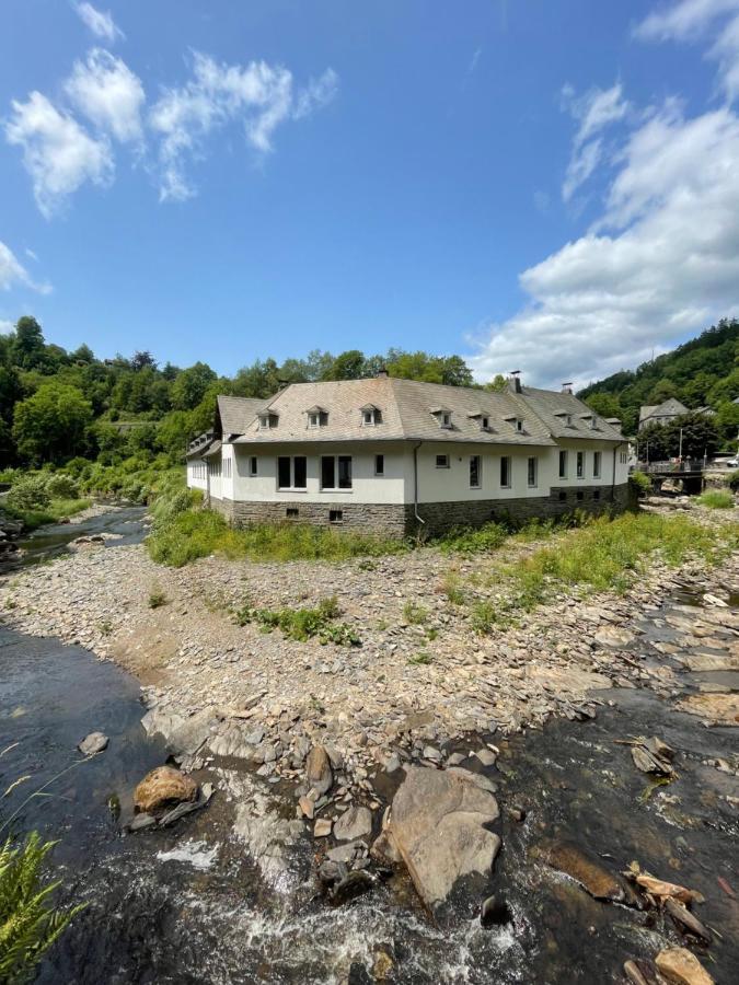 Aeuchen Am Rosenthal * Monschau